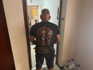 Mediador de Desokupa Brothers tras haber recuperado una vivienda okupada en Zaragoza